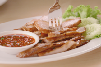 <b>Grilled Pork Neck Recipe: Tasty, Soft and Juicy</b>